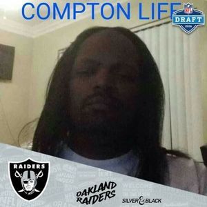 Meet your Posher, Derrick